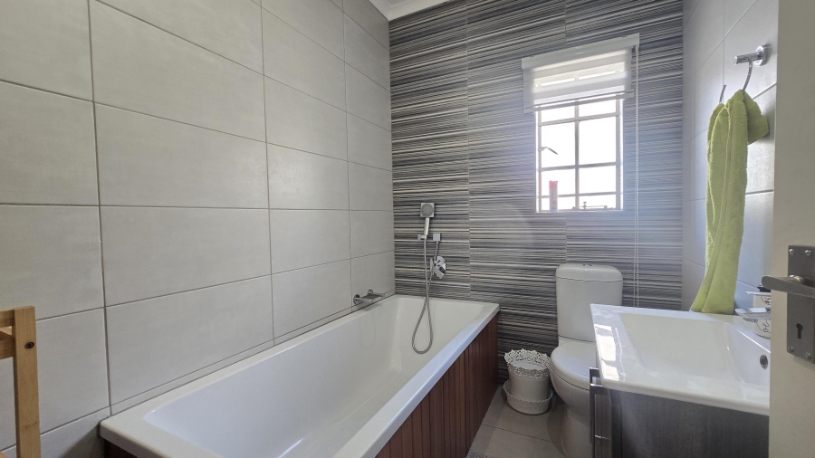 3 Bedroom Property for Sale in Waterkloof North West